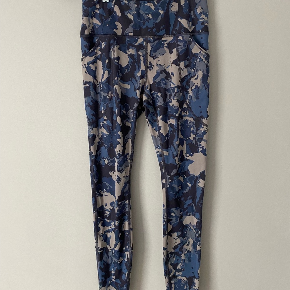Duluth Trading Co full length size small leggings